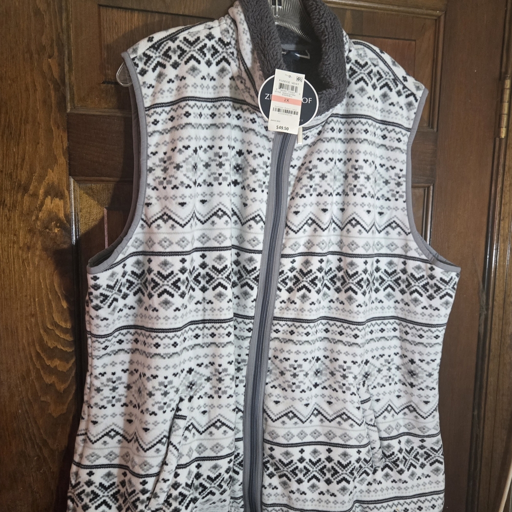ZeroXposur Black and White Patterned Vest